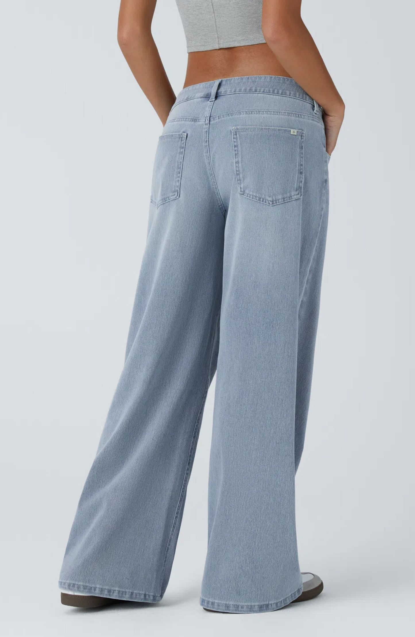 Jean large asymétrique taille basse Halara